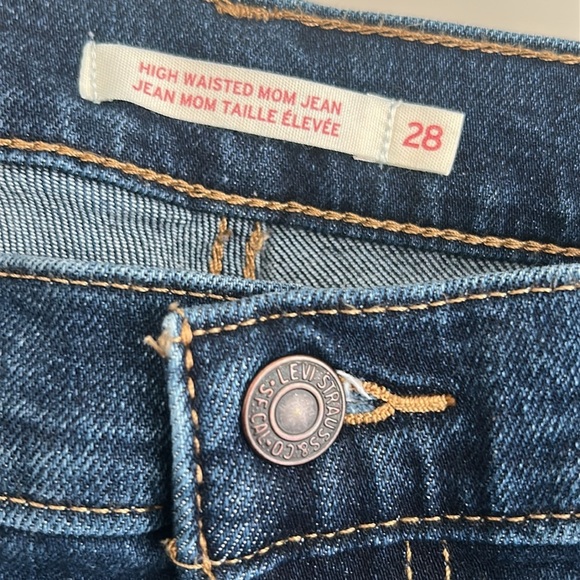 Levi’s High Waisted Mom Jeans Medium Wash Size 28 - Picture 13 of 13